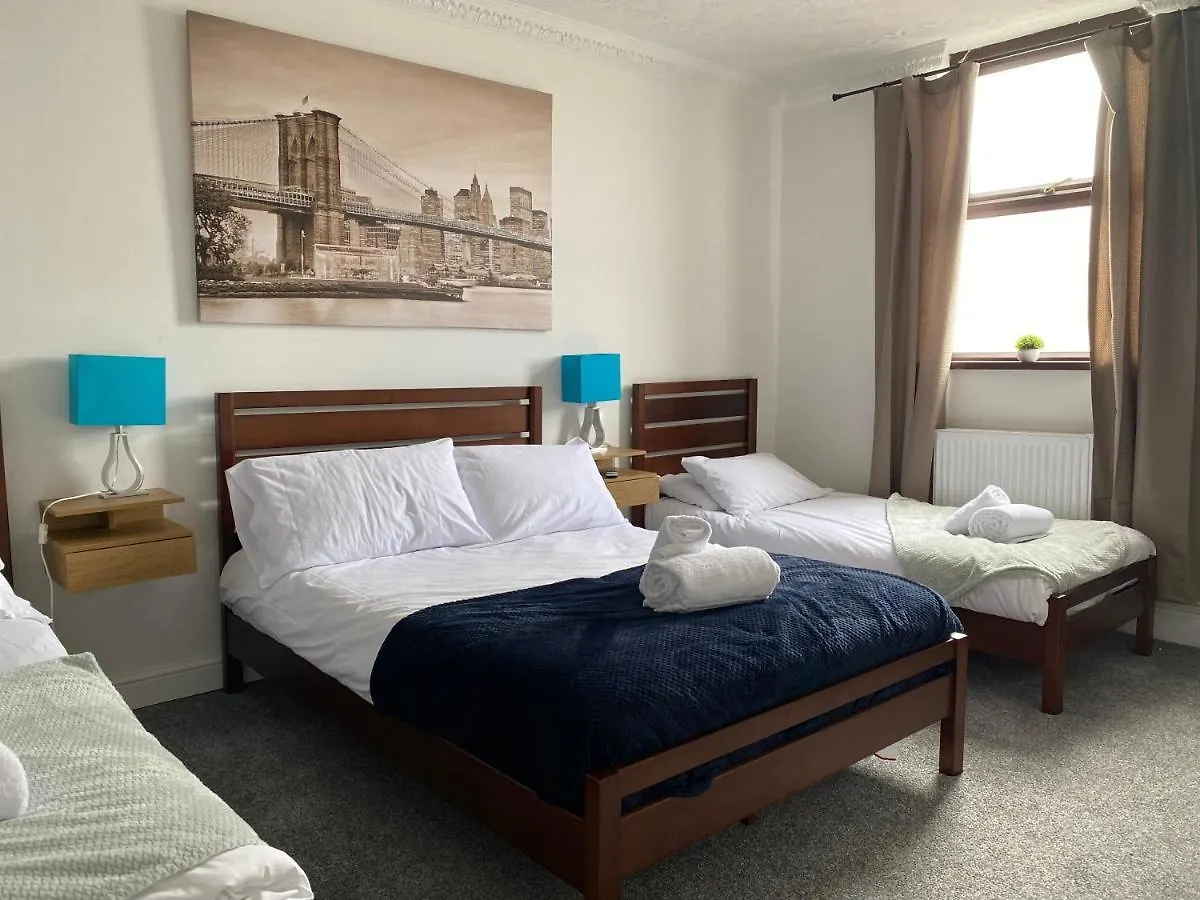 Apartment Modern 2 Bedroom Flat In Robert St Swansea