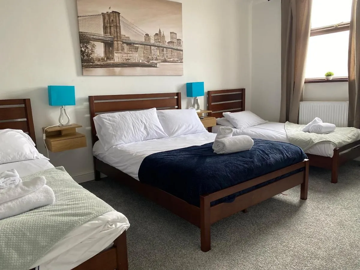 Modern 2 Bedroom Flat In Robert St Swansea United Kingdom