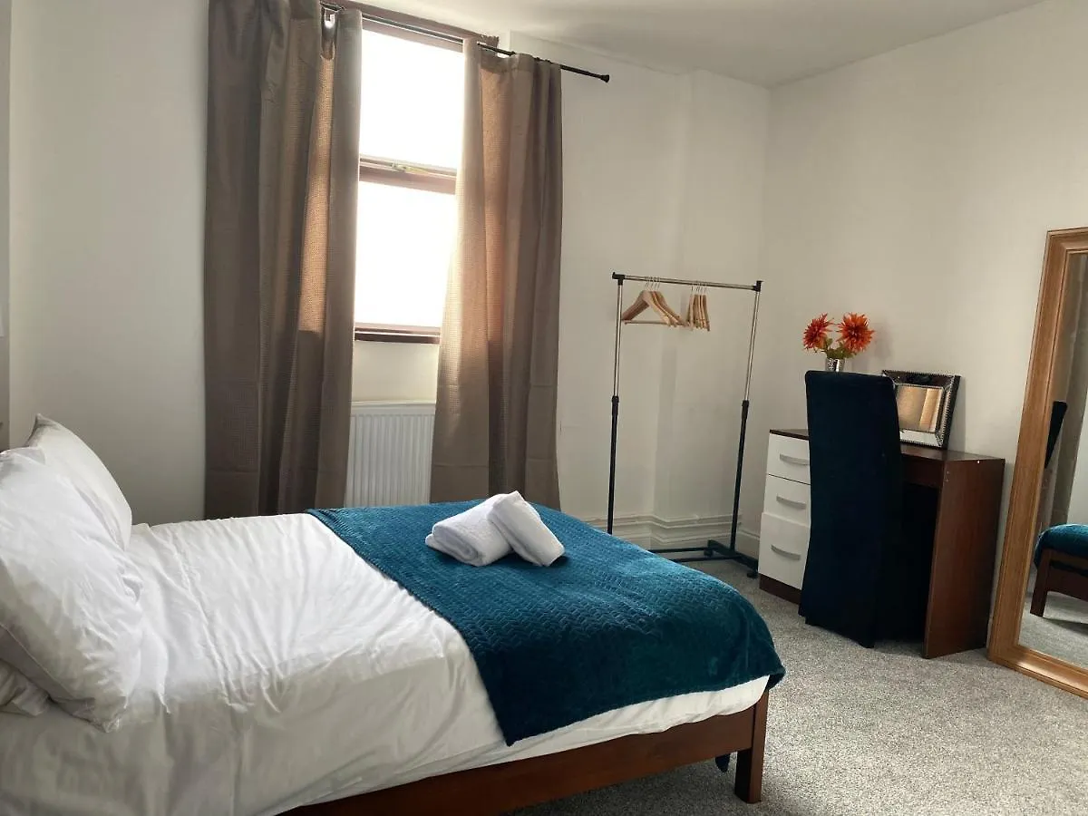 Apartment Modern 2 Bedroom Flat In Robert St Swansea